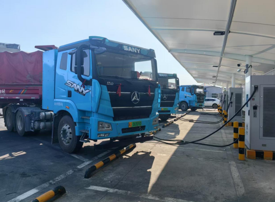 臨澧縣精準(zhǔn)施策，推動(dòng)貨運(yùn)車輛降碳提效，引領(lǐng)道路貨物運(yùn)輸綠色轉(zhuǎn)型